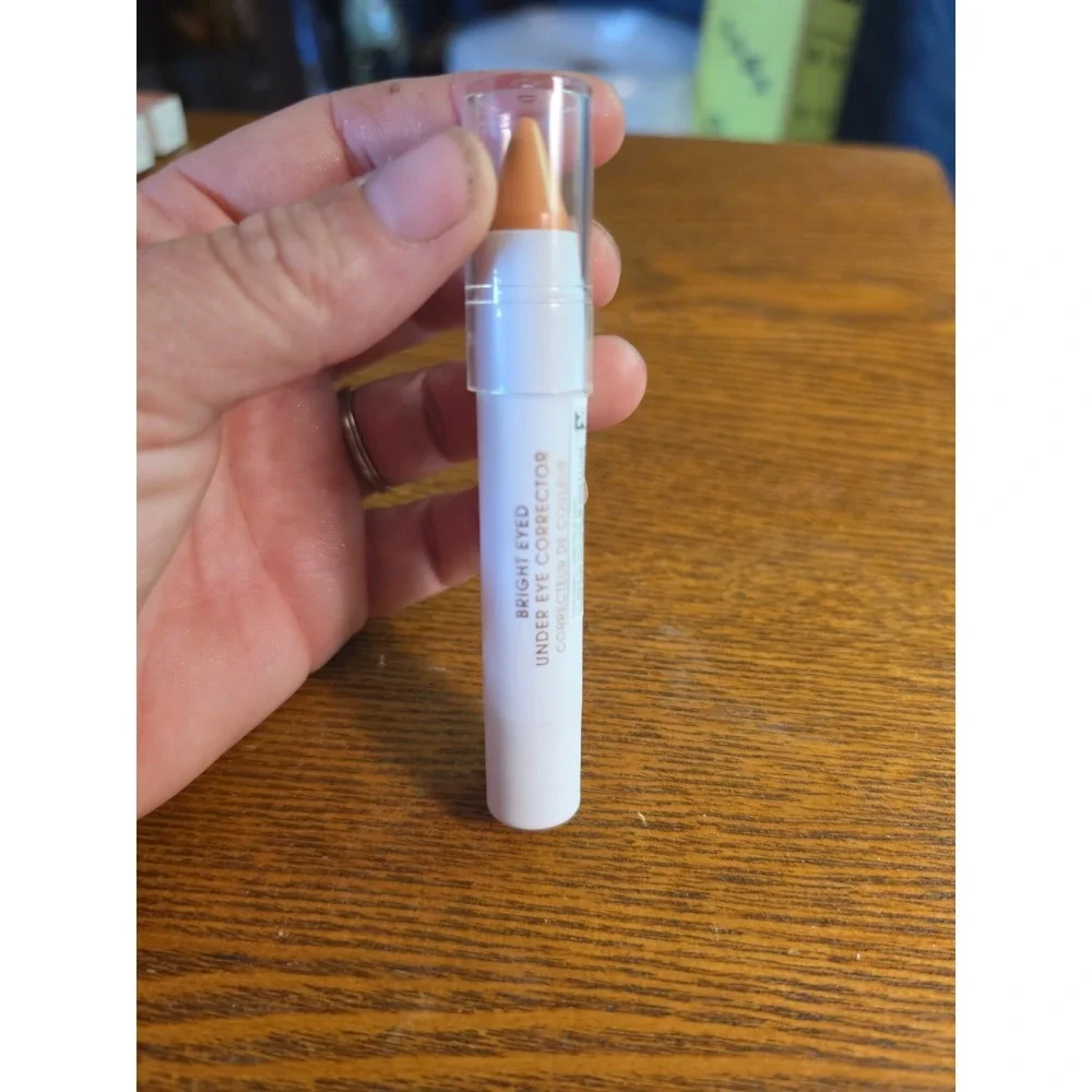 FLOWER Beauty by Drew FLOWER Beauty Under Eye Corrector - Medium